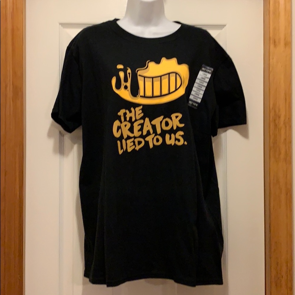 Men’s Hot Topic Bendy Tee - Size large - NWT